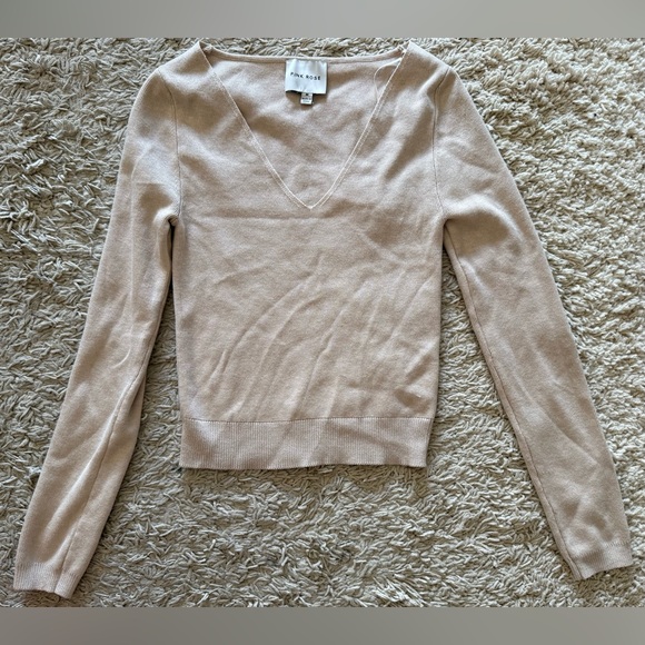 PINK ROSE beige long sleeve v-neck sweater stretchy Medium M - Picture 1 of 9